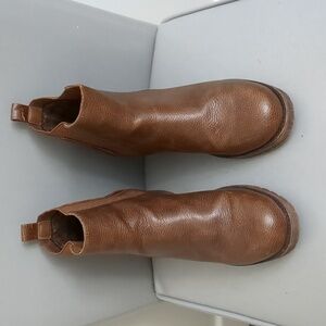 Mia Women's Ribbed Chelsea Boot